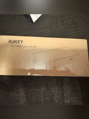4x1 HDMI Switch with PIP - Black